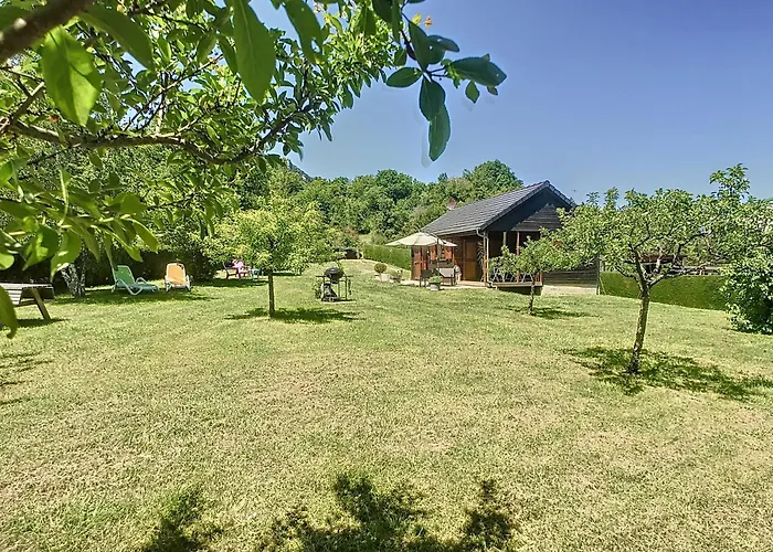 Dom wakacyjny Grand Jardin, Au Calme, Proche Commerces La Canourgue