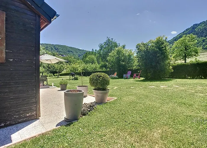 Dom wakacyjny Grand Jardin, Au Calme, Proche Commerces La Canourgue